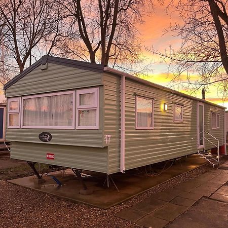 The Getaway Billing Aquadrome Villa Northampton Exterior foto