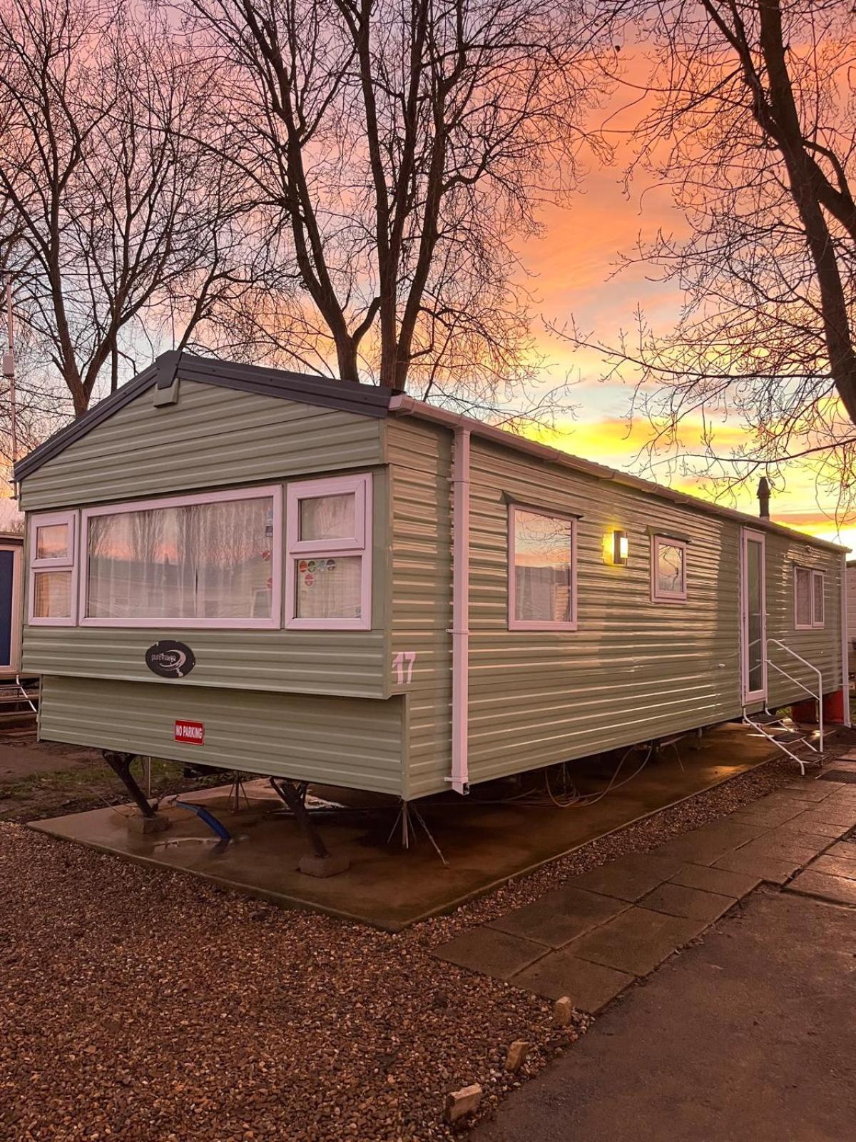 The Getaway Billing Aquadrome Villa Northampton Exterior foto